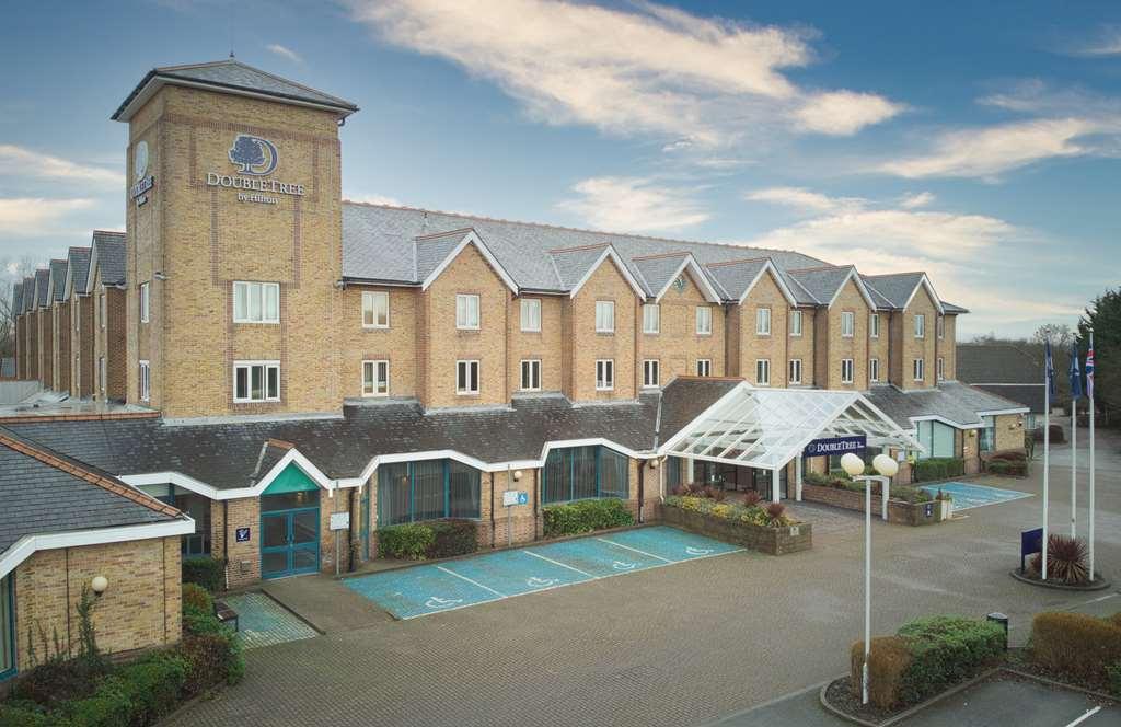 Doubletree By Hilton London Elstree Hotel Borehamwood Buitenkant foto